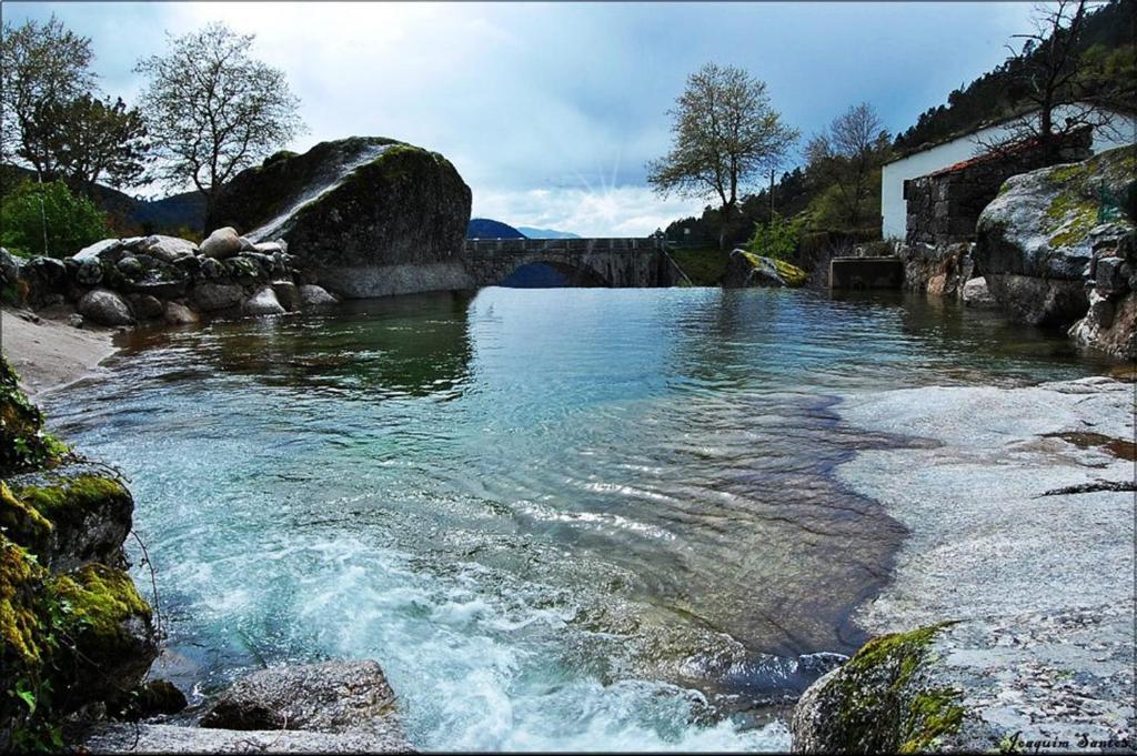 Casa Da Fonte Sagrada Hotel Loriga Kültér fotó