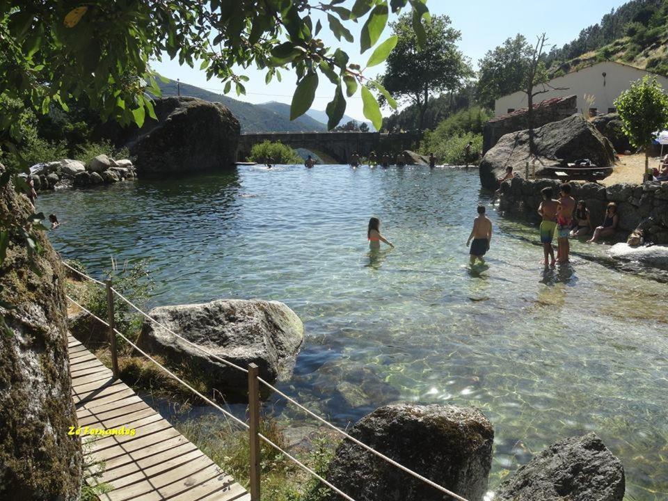 Casa Da Fonte Sagrada Hotel Loriga Kültér fotó