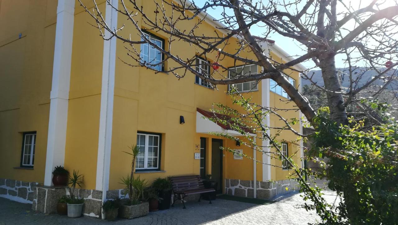 Casa Da Fonte Sagrada Hotel Loriga Kültér fotó