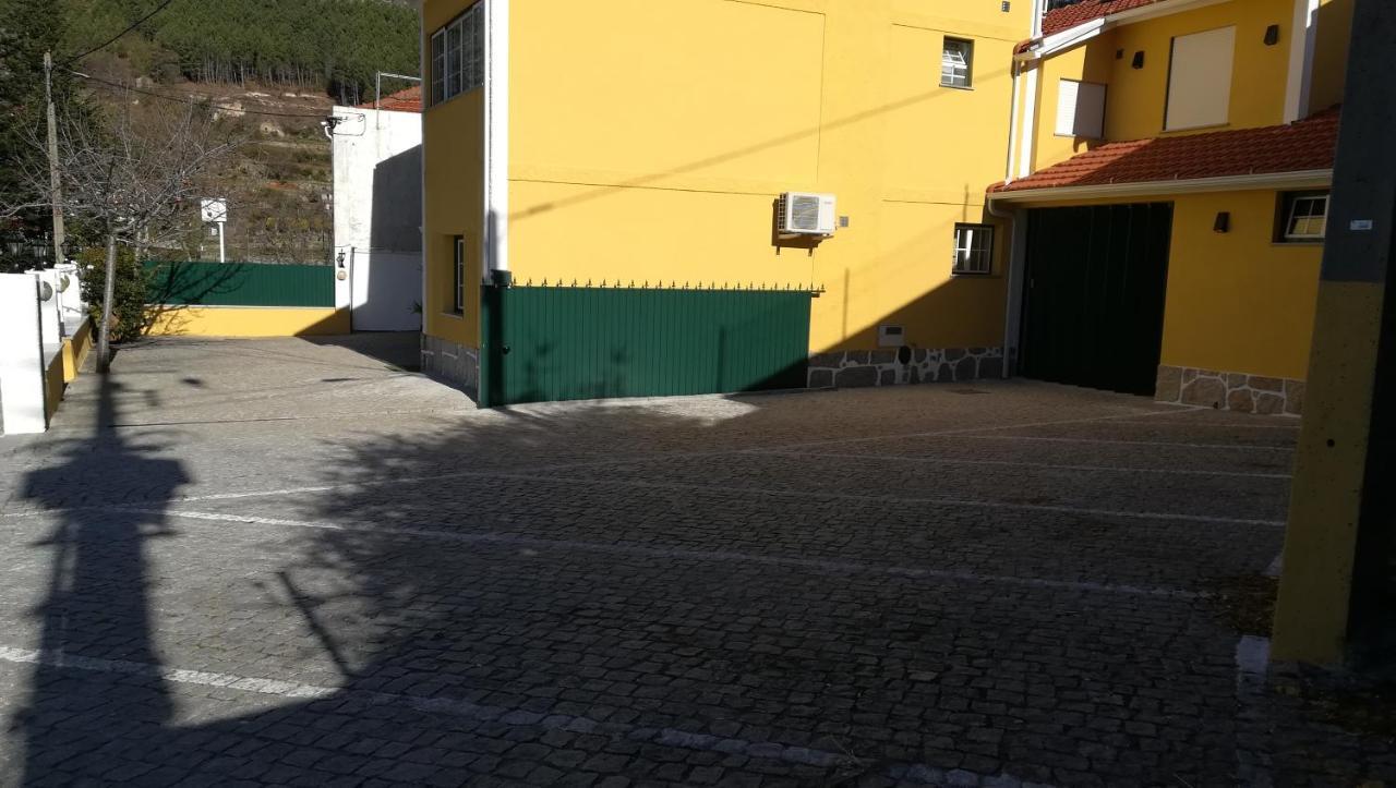 Casa Da Fonte Sagrada Hotel Loriga Kültér fotó